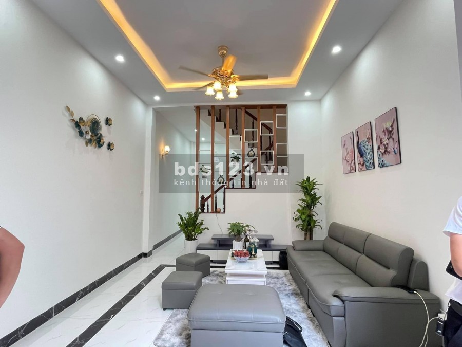 Lô góc Hai mặt thoáng Cầu Giấy 43m2 x 4T x MT4 Nhà đẹp an sinh đỉnh cao giá 4 tỷ