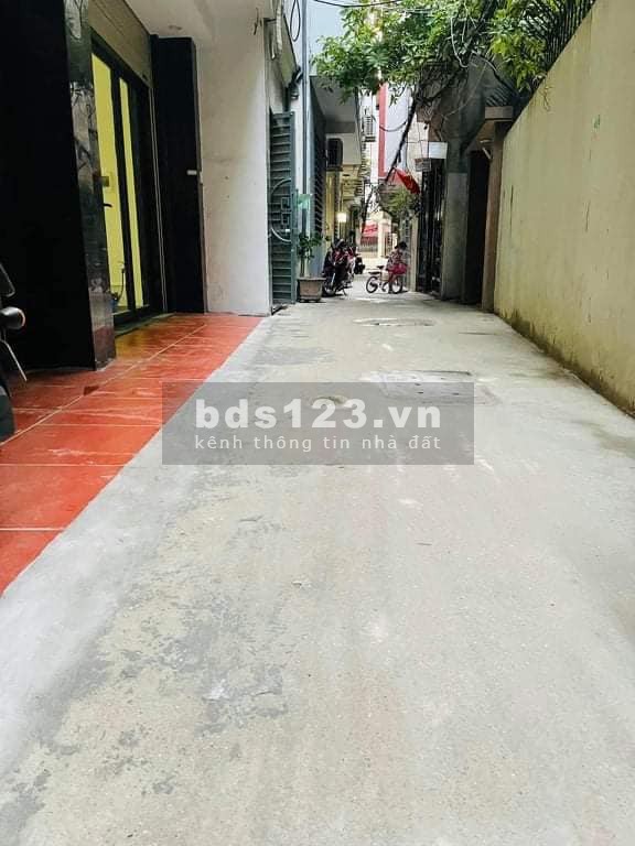 Hiếm Hoàng Quốc Viêt tặng nội thất,sát đường ô tô, dt: 45m x 5t, mt: 4m, nhỉnh 5 tỷ