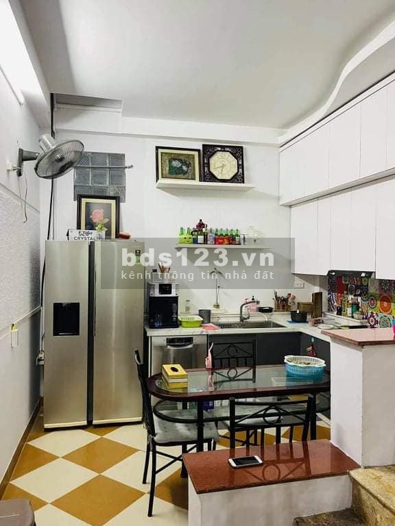 Hiếm Hoàng Quốc Viêt tặng nội thất,sát đường ô tô, dt: 45m x 5t, mt: 4m, nhỉnh 5 tỷ