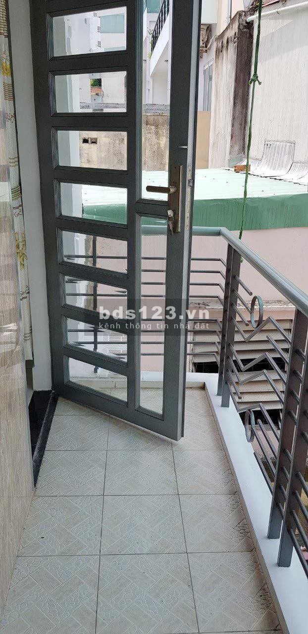 Bán gấp nhà Trung tâm Bình Thạnh ngay Hàng Xanh, giá bán nhanh 3.3 tỷ