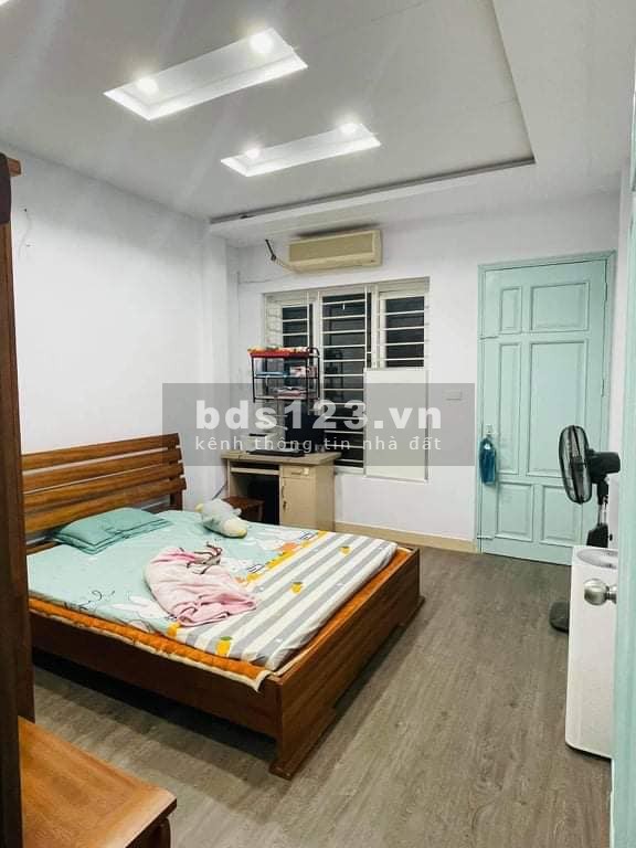 Hiếm Hoàng Quốc Viêt tặng nội thất,sát đường ô tô, dt: 45m x 5t, mt: 4m, nhỉnh 5 tỷ