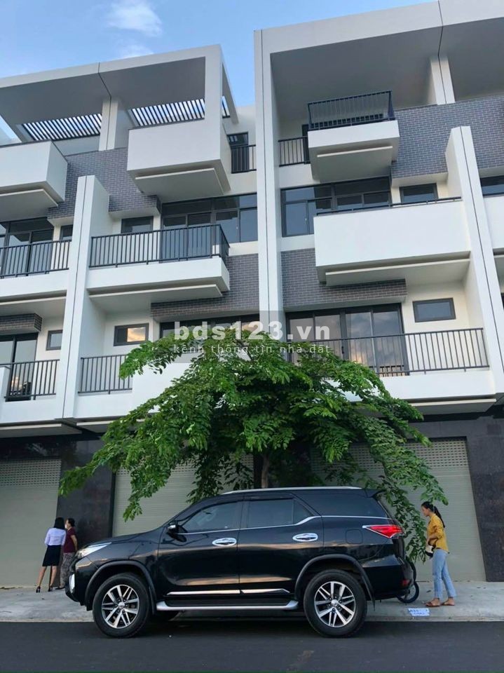 Bán nhanh nhà phố thương mại VCN Phước Long 2, giá chỉ 5.5 tỷ, sổ sẵn