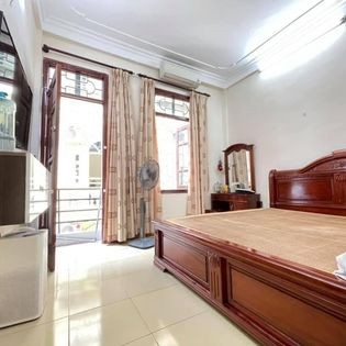 Bán nhà Hoàng Cầu, Đống Đa 67m2 x5T, Full nội thất, sẵn ở.Giá 6.5 Tỷ. 0385605252.