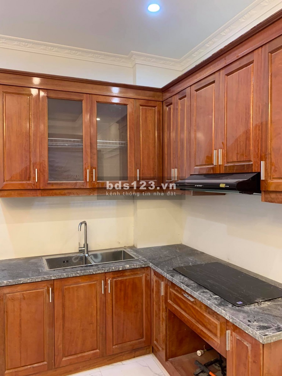 Bán nhà Cổ Linh Long Biên, 35m2 x 5 tầng, mới xịn xò, chỉ nhỉnh 2 tỉ, hưởng thụ ngay