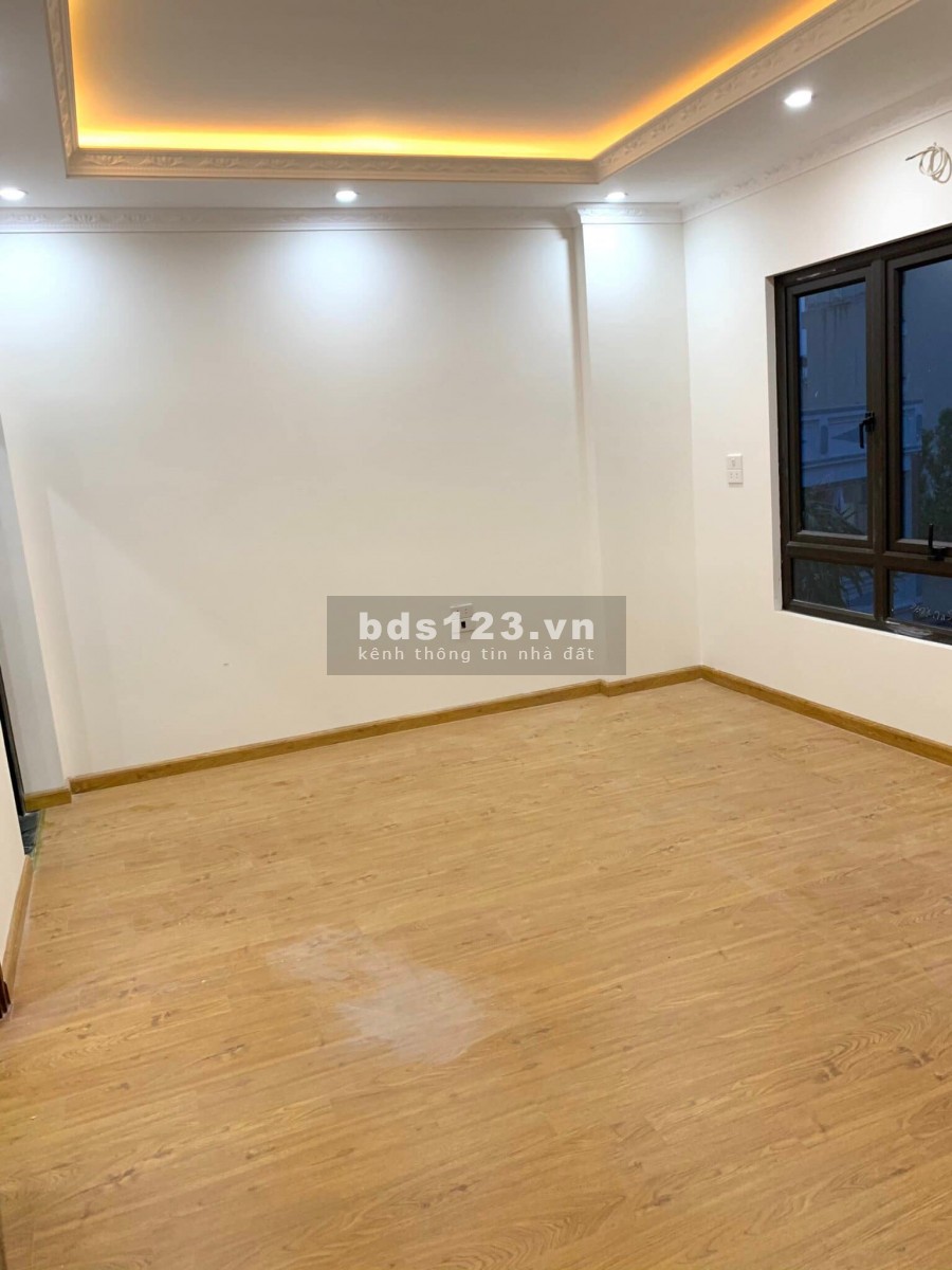 Bán nhà Cổ Linh Long Biên, 35m2 x 5 tầng, mới xịn xò, chỉ nhỉnh 2 tỉ, hưởng thụ ngay