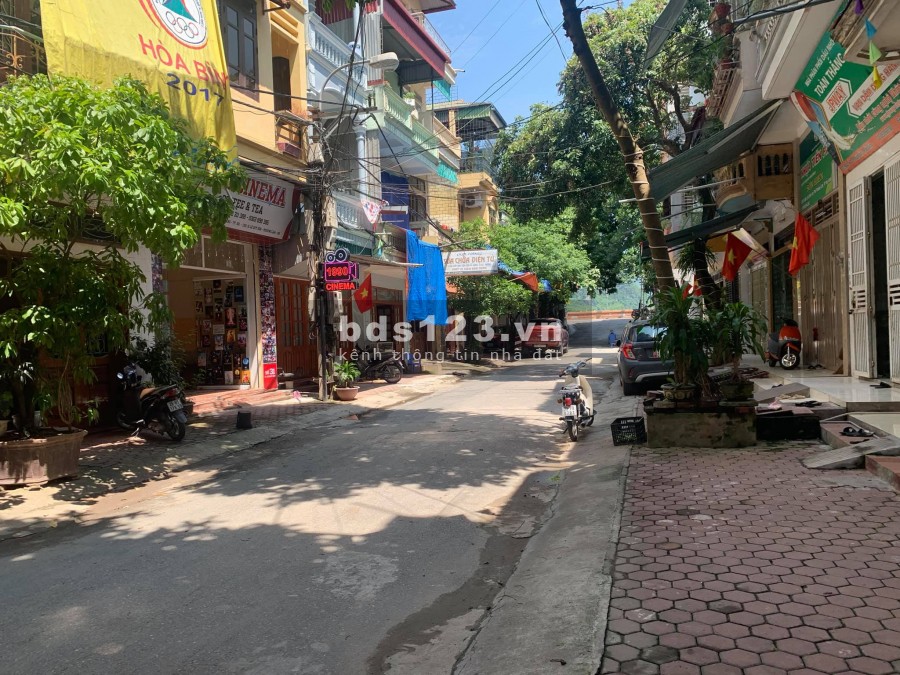 Nhà đẹp chính chủ Hòa Bình cần bán, đương lớn ô tô tránh nhau thoải mái