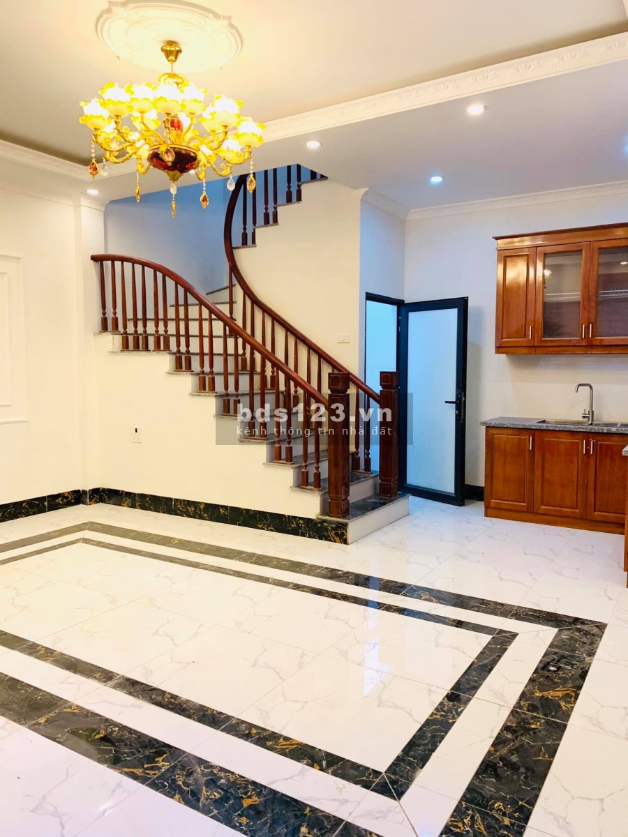 Bán nhà Cổ Linh Long Biên, 35m2 x 5 tầng, mới xịn xò, chỉ nhỉnh 2 tỉ, hưởng thụ ngay