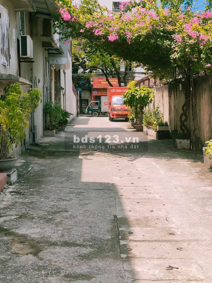 Bán Nhà Lĩnh Nam dt 52m2 4 tầng, giá chỉ hơn 4 tỷ, vị trí trắc địa kinh doanh buôn bán