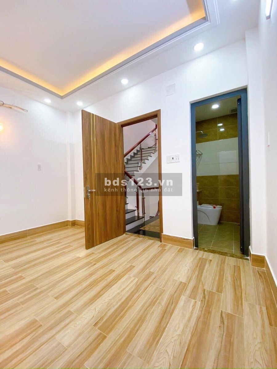 Bán nhà mặt phố Ngọa Long, Minh Khai, Bắc Từ Liêm dt 50m2, 5 tầng, giá 5,5 tỷ