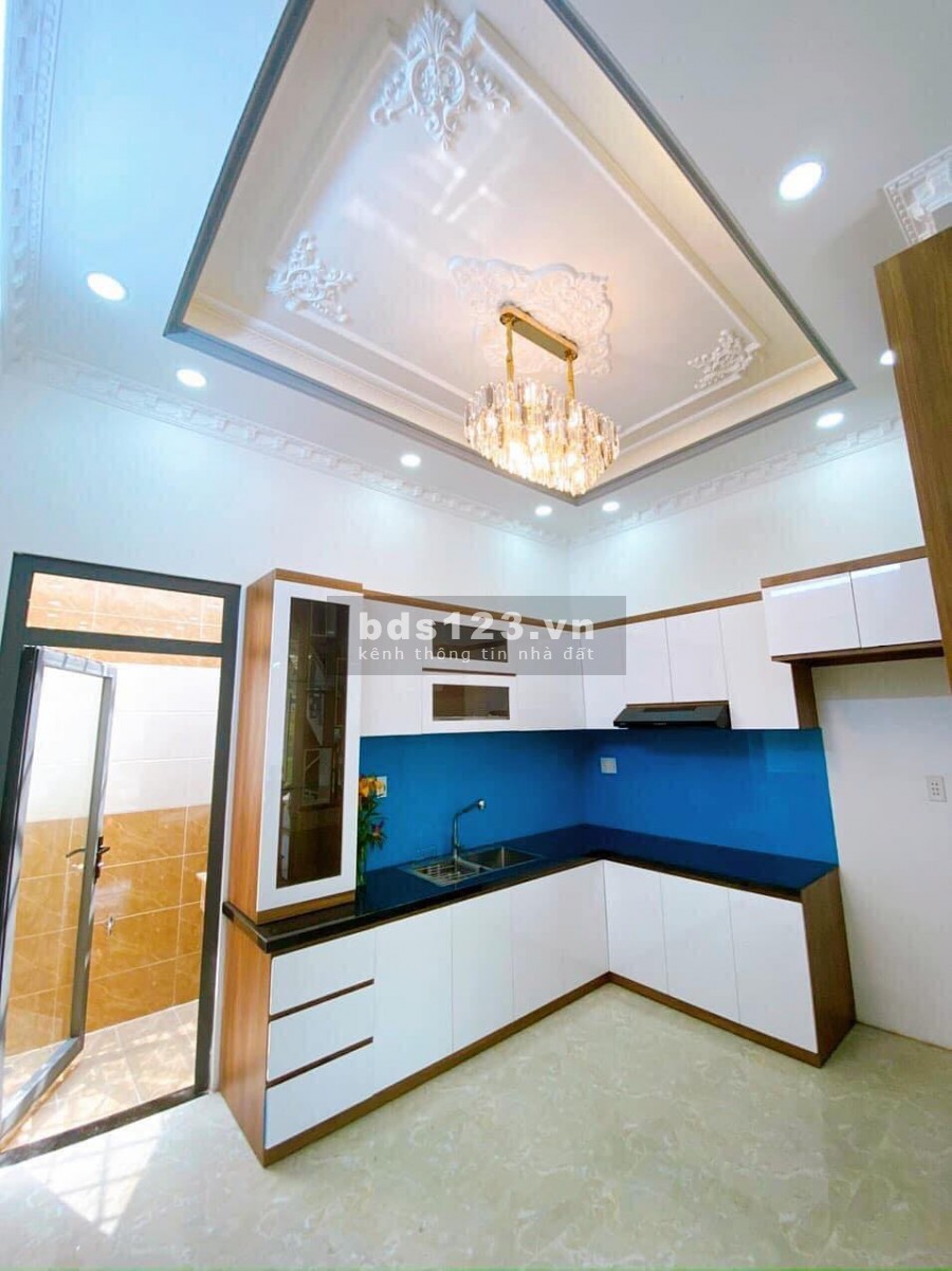 Bán nhà mặt phố Ngọa Long, Minh Khai, Bắc Từ Liêm dt 50m2, 5 tầng, giá 5,5 tỷ