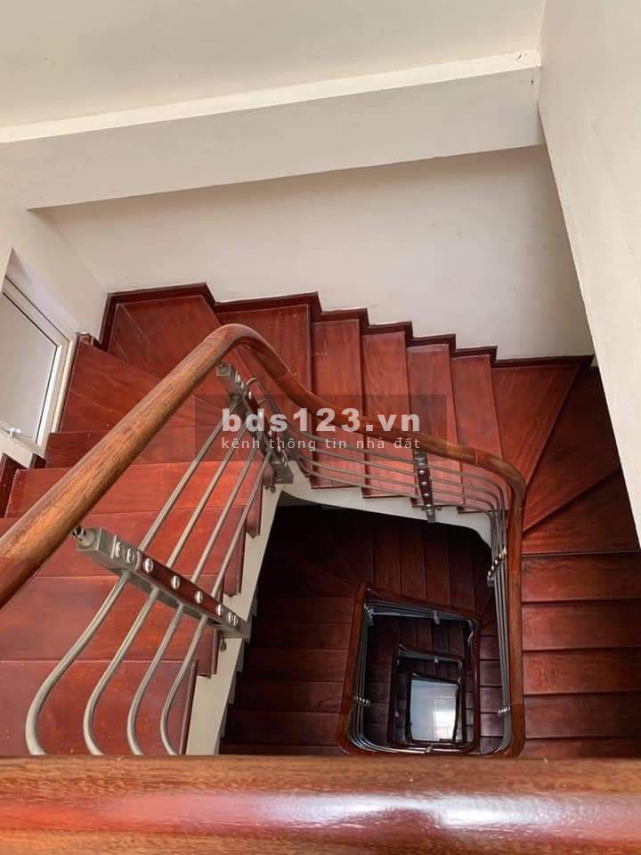 Bán nhà Thanh Xuân dt 35m2 giá 6.5 tỷ đường ô tô tránh trước cửa kinh doanh sầm uất