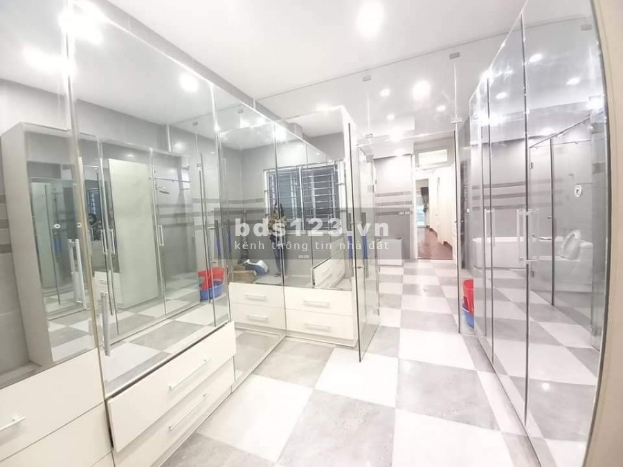 Bán Nhà Phố Láng Hạ 56M- 5 Tầng giá 10.8 Tỷ trung tâm Đống Đa phân lô ô tô kinh doanh