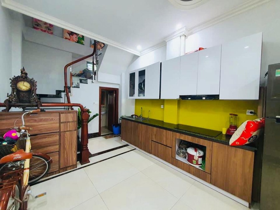 Phân lô Trung Kính ô tô tải tránh nhau, 100m2, 6 tầng, thang máy 19 Tỷ LH 0902224679