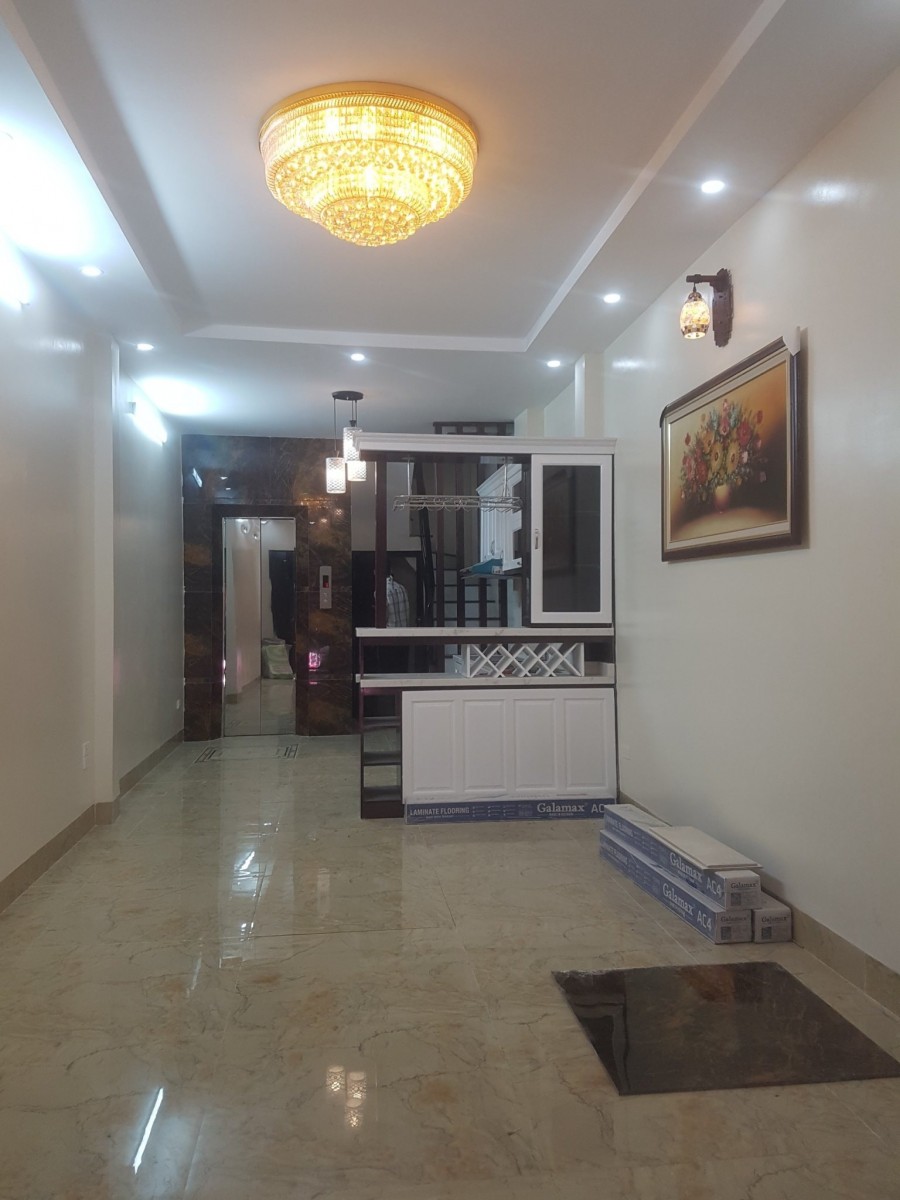 Phân lô Trung Kính ô tô tải tránh nhau, 100m2, 6 tầng, thang máy 19 Tỷ LH 0902224679