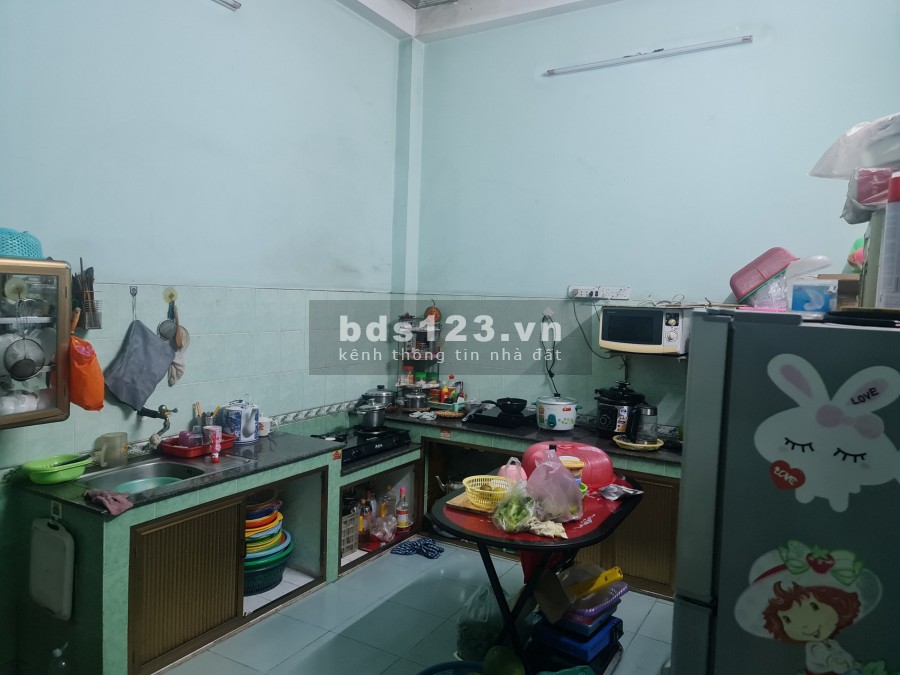 Bán nhà mặt tiền đường Lê Đình Thám, Tân Phú, 1 trệt 2 lầu, rộng rãi, thoáng mát, giá 10.5 tỷ.