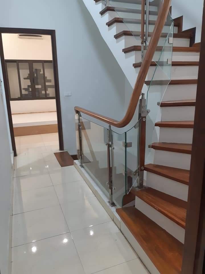 Bán nhà chỉ nhỉnh 3 tỷ nhà mới 5 tầng, dt 35m2, Hai Bà Trưng, ngõ gần ô tô