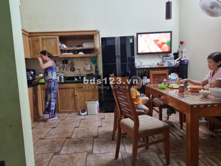 Bán gấp siêu phẩm Hồ Tùng Mậu, ô tô đỗ cửa, 20m ra phố, diện tích 50m2 giá 4.6 tỷ
