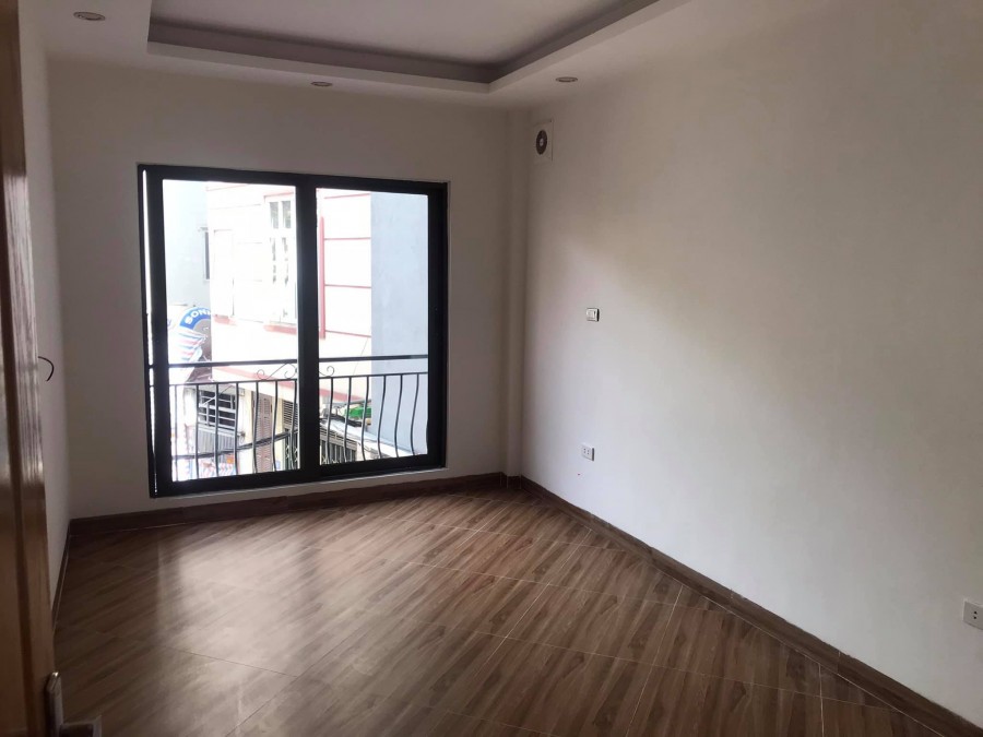 Bán nhà chỉ nhỉnh 3 tỷ nhà mới 5 tầng, dt 35m2, Hai Bà Trưng, ngõ gần ô tô