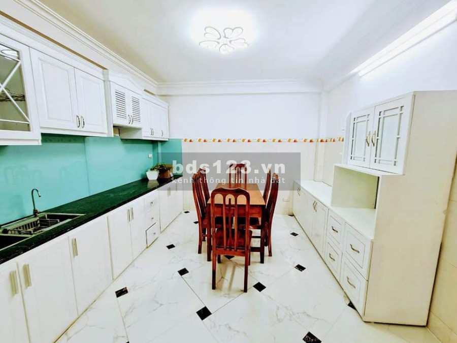 Nhỉnh 3 tỷ Hoàng Mai, ô tô đỗ cửa kinh doanh, ngõ thông, 2 mặt thoáng, full nội thất