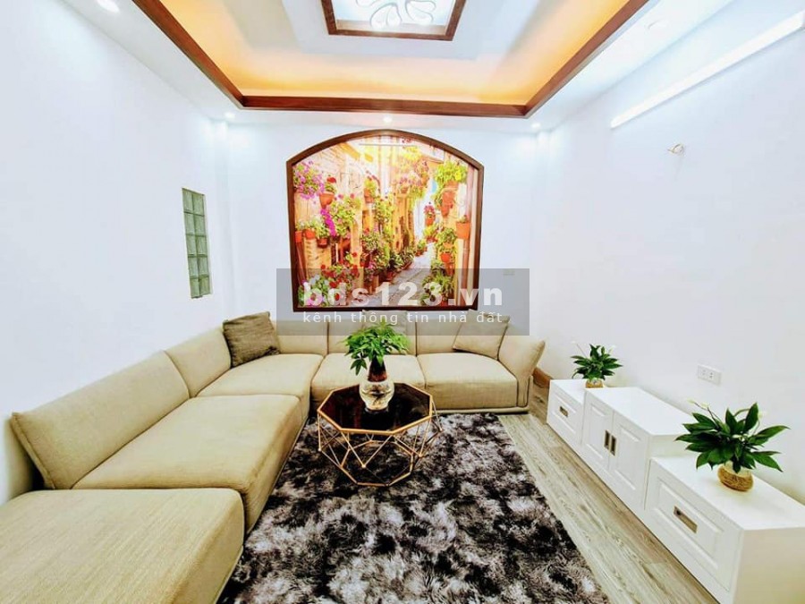 Nhỉnh 3 tỷ Hoàng Mai, ô tô đỗ cửa kinh doanh, ngõ thông, 2 mặt thoáng, full nội thất