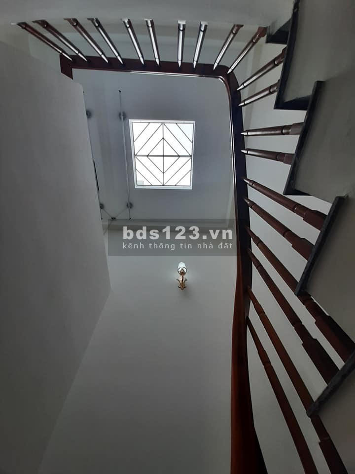 Bán nhà Mỹ Đình, 6 phòng ngủ, 2 mặt thoáng, diện tích sử dụng 38m2, giá chỉ hơn 3 tỷ.