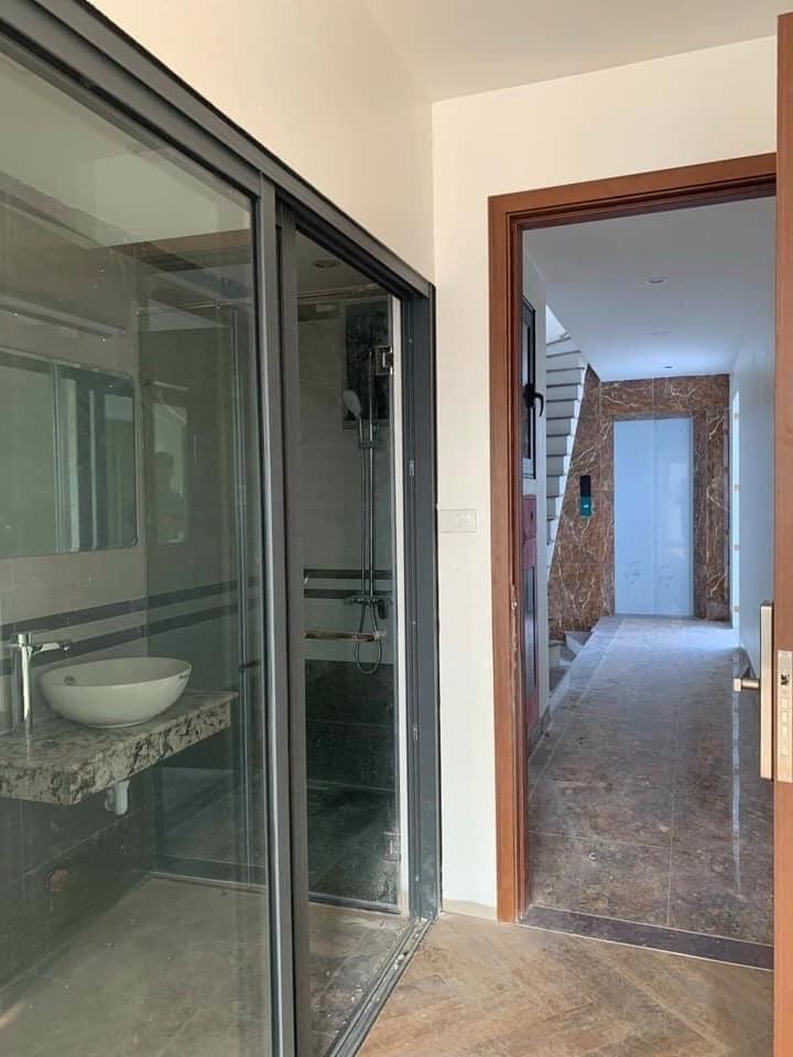 Toà nhà căn hộ siêu đẳng cấp 8 tầng thang máy view Hồ Tây, 19 căn hộ doanh thu hơn 200 triệu/tháng