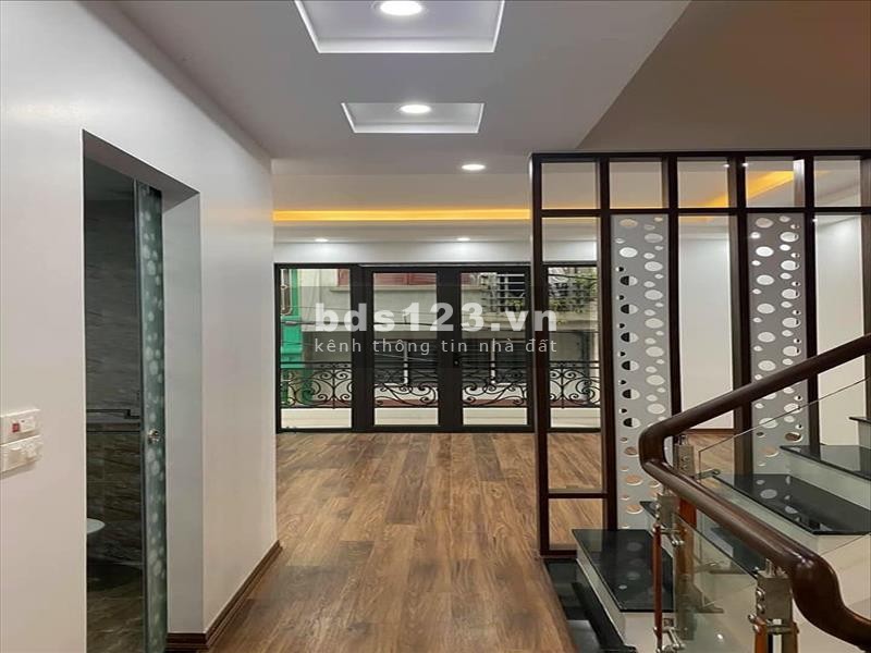Bán nhà tại Văn La - Hà Đông, chính chủ, ô tô vào nhà, dtsd 50m2, giá 4.5 tỷ