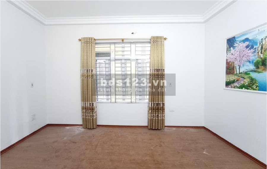 Bán nhà Lĩnh Nam. Ngõ Nông, Nhà Đẹp. 24m x 5 tầng giá chỉ 1,95 tỷ có thương lượng sâu