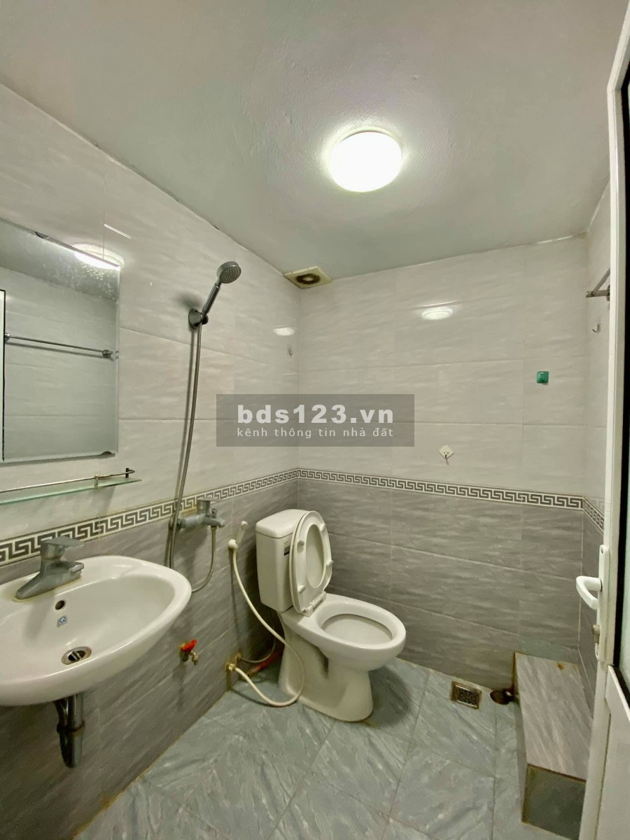 Bán nhà Tân Mai, 65m, mặt ngõ thông, kinh doanh nhỏ, giá bán 4.5 tỷ