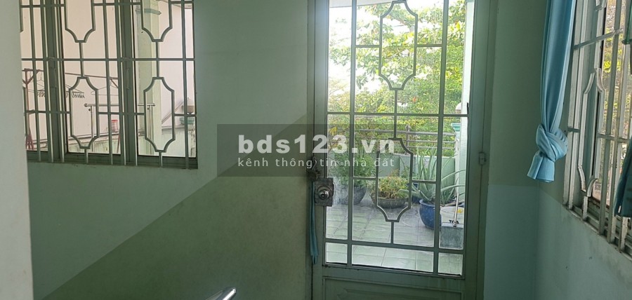 Bán nhà mặt tiền đường Lê Đình Thám, Tân Phú, 1 trệt 2 lầu, rộng rãi, thoáng mát, giá 10.5 tỷ.