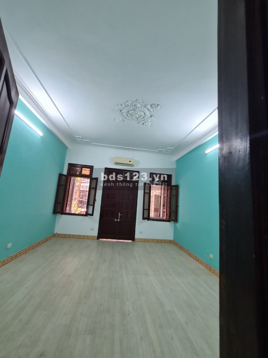 Cần cho thuê nhà riêng đường Nguyễn Ngọc Vũ: DT85m2x 5 tầng, MT5.5m, 32tr
