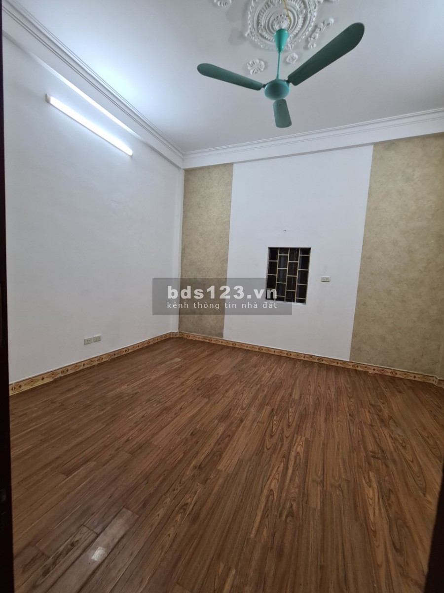 Cần cho thuê nhà riêng đường Nguyễn Ngọc Vũ: DT85m2x 5 tầng, MT5.5m, 32tr