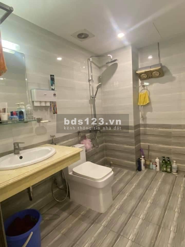 Bán gấp biệt thự phố Hạnh Phúc, Long Biên, diện tích 98m2, xây mới 3 tầng, mặt tiền 9m