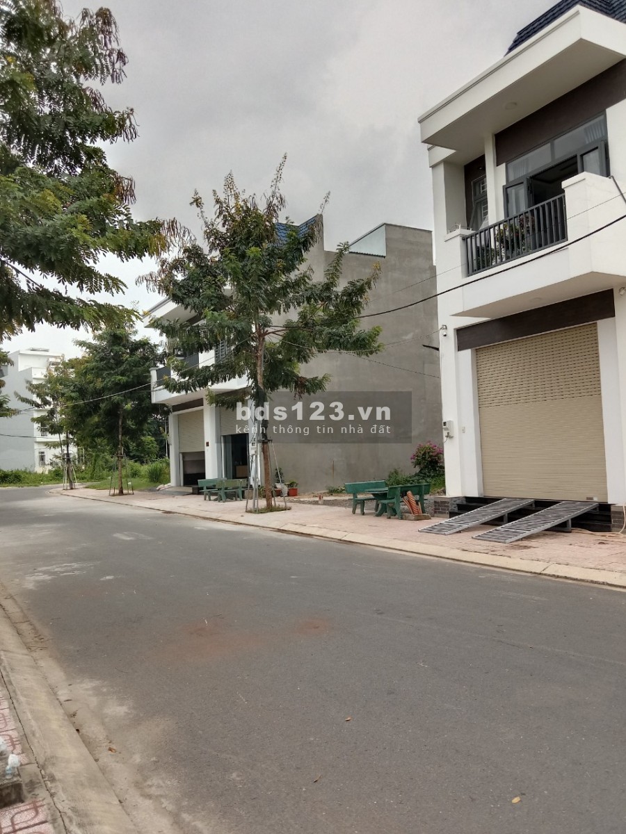 Đất mặt tiền Nguyễn Thị Tồn phường Bửu Hoà, giá 1.7tỷ/100m2 sổ riêng thổ cư, LH 0972.094.730