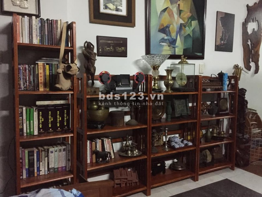 Mặt Tiền Chính Chủ lâu năm, qua đường là Cư Xá Bắc Hải, dt 98m2 Công nhận đủ, 5 Tầng BTCT