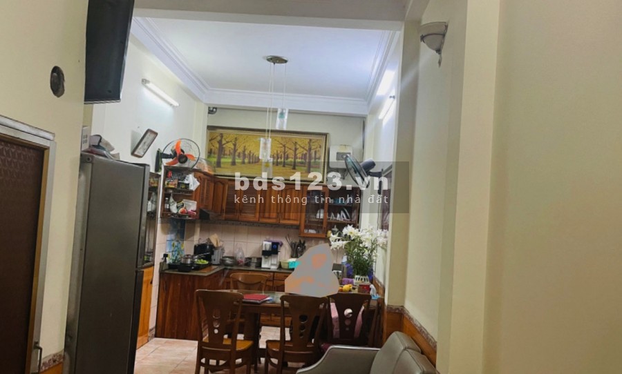 Bán nhà phố Nghĩa Đô 50m x 5 tầng, ô tô vào nhà, vỉa hè rộng KD, giá bán 6.88 tỷ