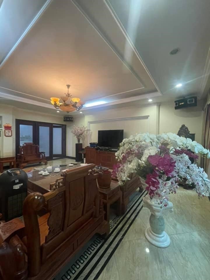 Bán nhà Nguyễn Thị Định, 7 tầng 110 m2, thang máy, kinh doanh,…