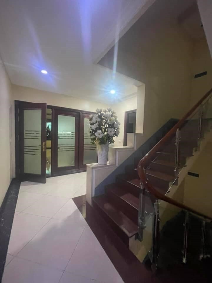 Bán nhà Nguyễn Thị Định, 7 tầng 110 m2, thang máy, kinh doanh,…