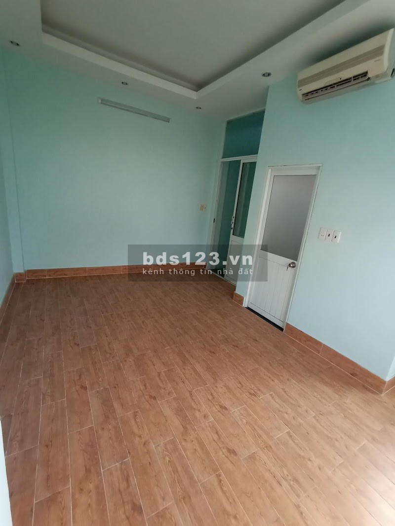 Bán nhà đường Tô Hiệu, quận Tân Phú; 50m2, 4 lầu đúc, giá bán chỉ 3,95 tỷ