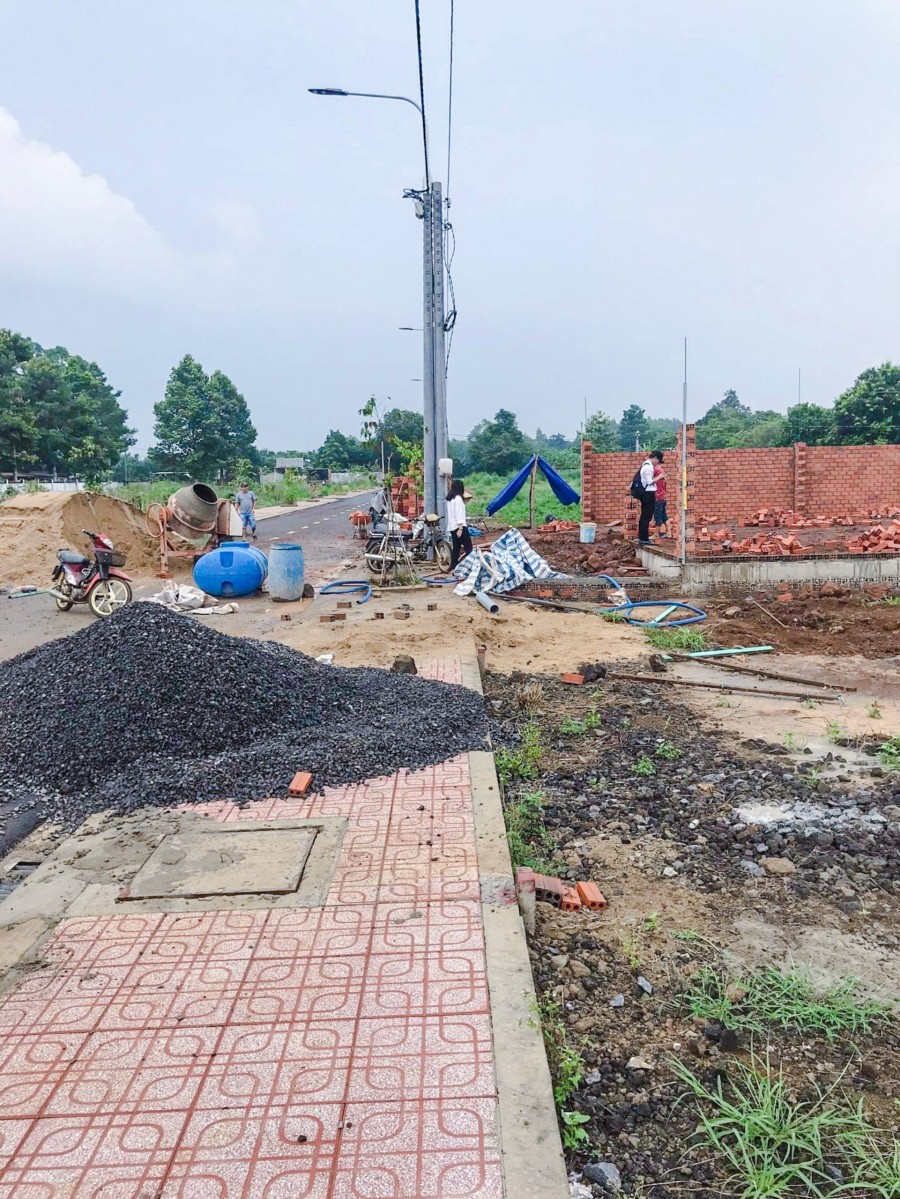 Vỡ nợ bán gấp lô đất thổ cư 174m2, sổ riêng, gần UBND xã lộ 25, đường trước nhà 6m