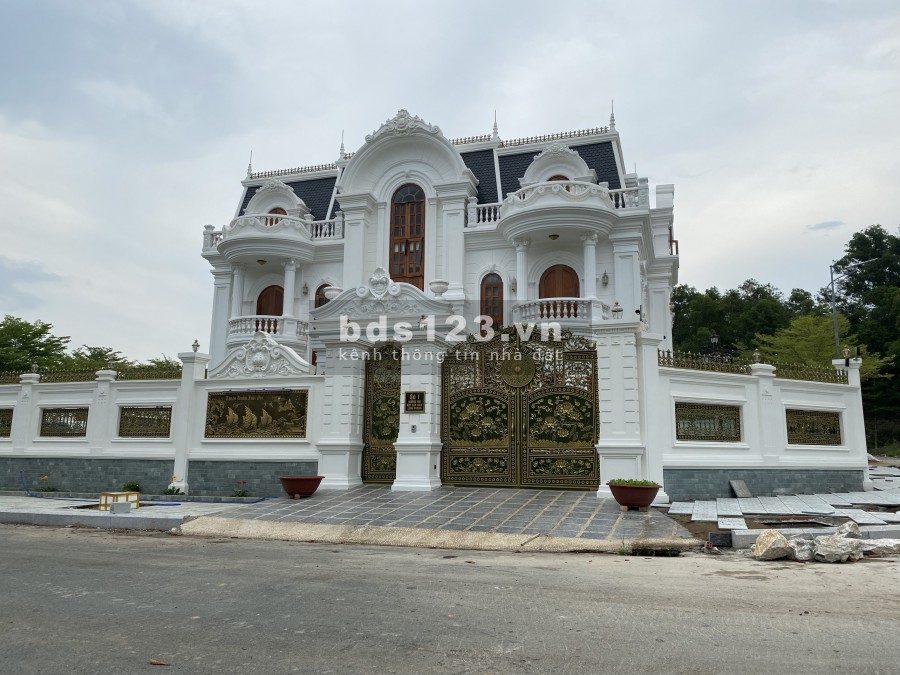 Nền biệt thự đơn lập view sân golf ven sông. Sổ đỏ, hạ tầng hoàn chỉnh