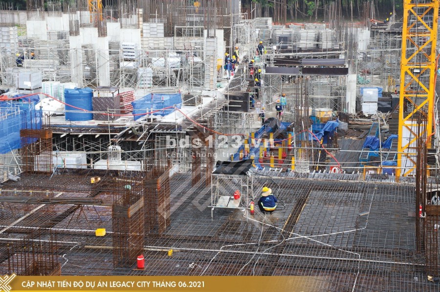 Bán nhà xinh- rinh quà khủng về nhà cùng Legacy Central, sổ đỏ chính chủ