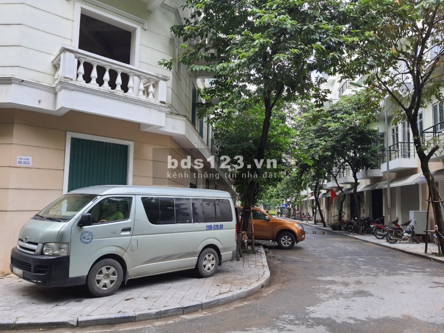 Bán biệt thự khu D Nam Cường, Hà Đông, lô góc 3 mặt tiền diện tích 100m2 Xây Full đất