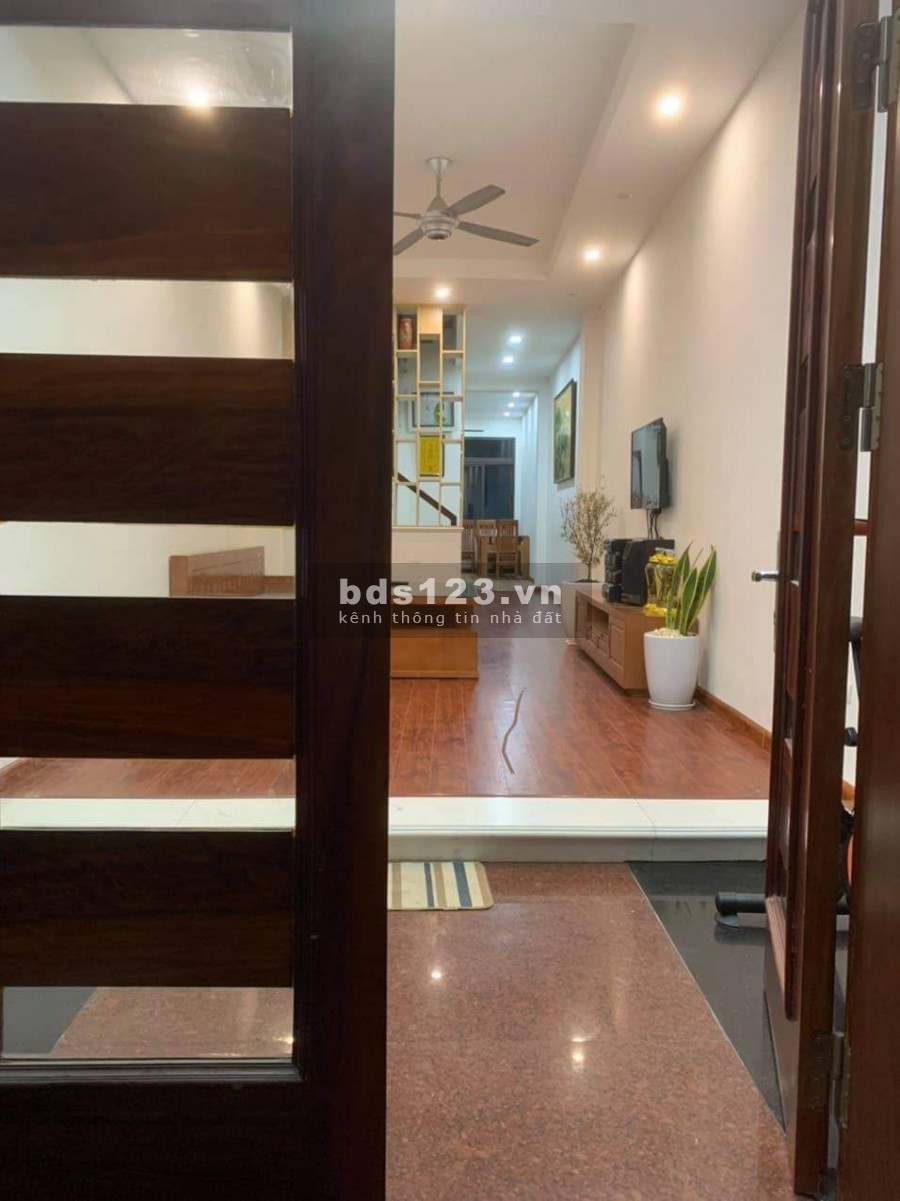 Chính chủ bán nhà 6 Tầng, thang máy, phân lô, gara, KD, phố Ngọc Lâm, Long Biên > 8 tỷ,0975299567.
