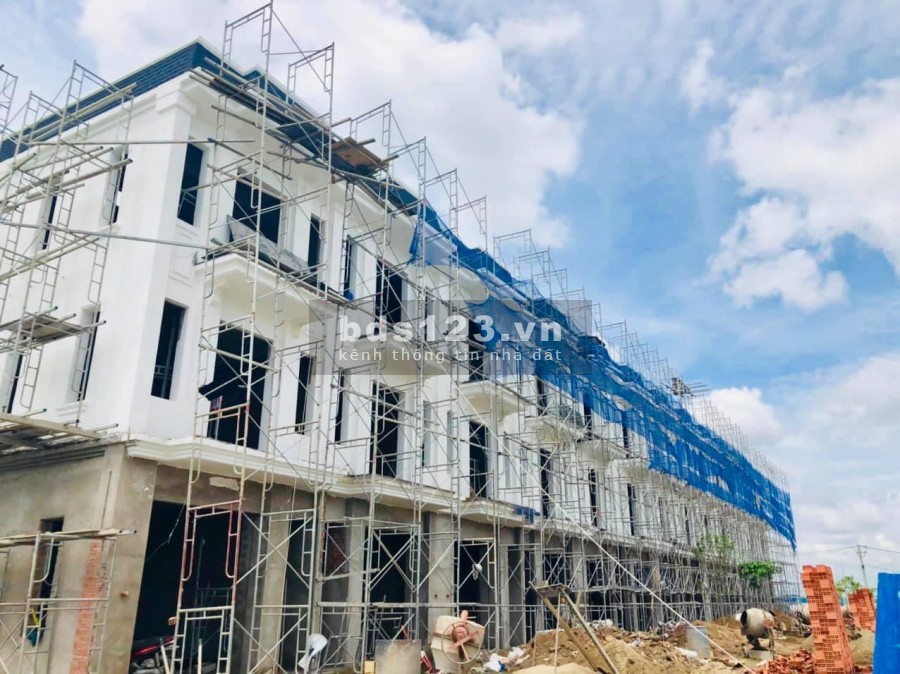 Shophouse kinh doanh KĐT The Sol City cạnh chợ Hưng Long, Bình Chánh, giá hấp dẫn, Lh ngay