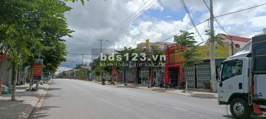 Đất mặt tiền tại thị trấn Thạnh Mỹ, diện tích 100m2 (4mx25m), giá bán 1.3 tỷ