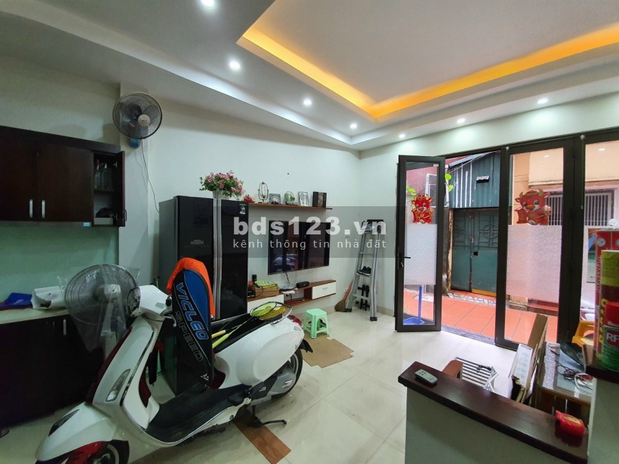Bán nhà Chính chủ Bồ Đề Long Biên, đúc 5 tầng, thiết kế nội thất hiện đại, giá 3.68 tỷ