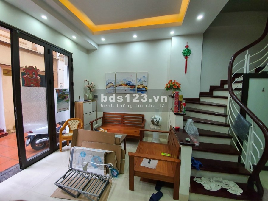 Bán nhà Chính chủ Bồ Đề Long Biên, đúc 5 tầng, thiết kế nội thất hiện đại, giá 3.68 tỷ