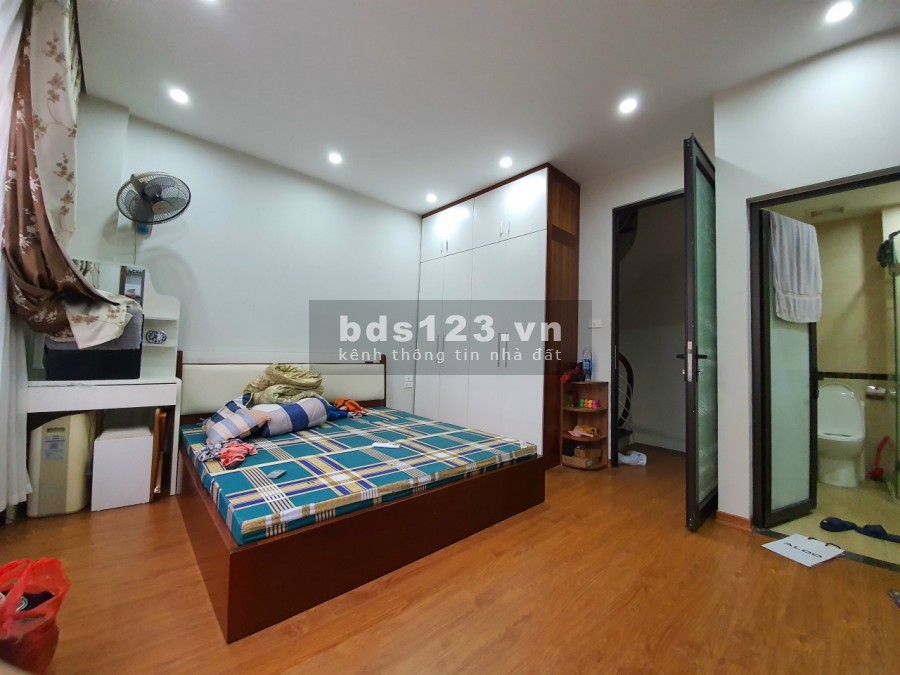 Bán nhà Chính chủ Bồ Đề Long Biên, đúc 5 tầng, thiết kế nội thất hiện đại, giá 3.68 tỷ