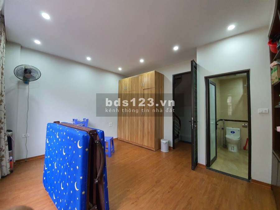 Bán nhà Chính chủ Bồ Đề Long Biên, đúc 5 tầng, thiết kế nội thất hiện đại, giá 3.68 tỷ